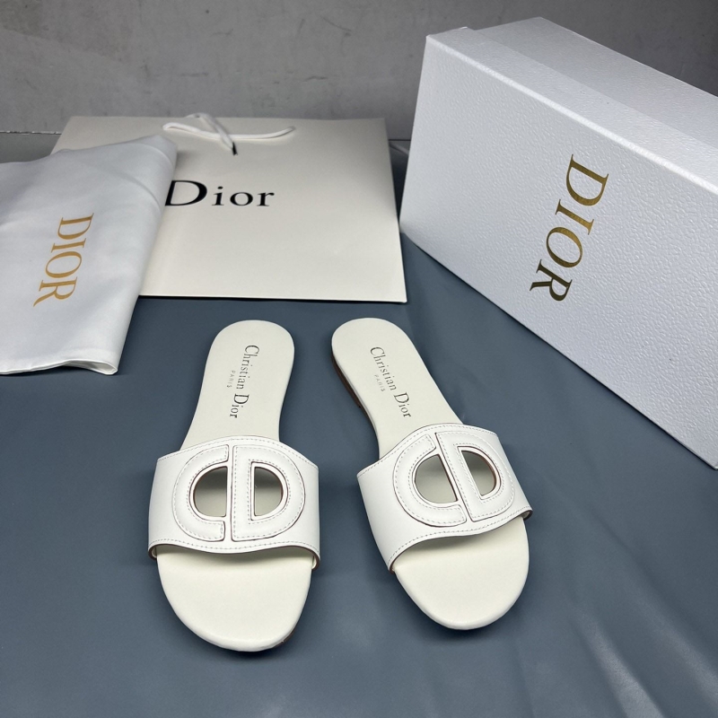 ch**an D*or slippers